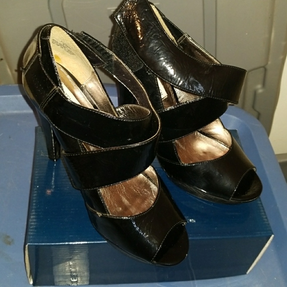 Shoee